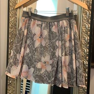 Taupe 🌸 Skirt NWOT
